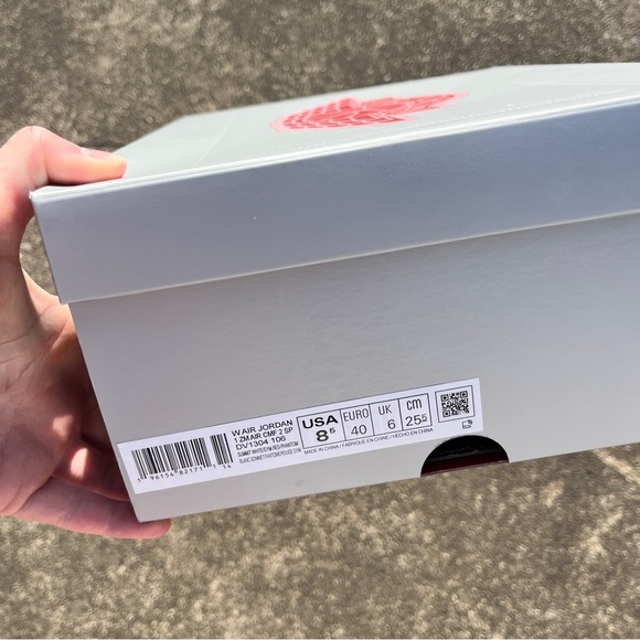 Women’s Nike Air Jordan 1 High Zoom CMFT Valentines Day New Size 8.5W - Picture 4 of 5